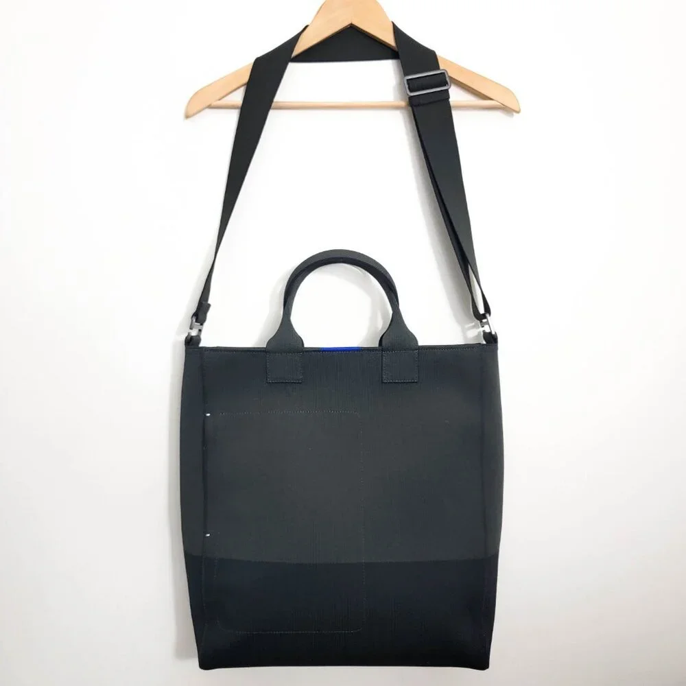 Rothy's Carryall Tote in Forest Green Black
